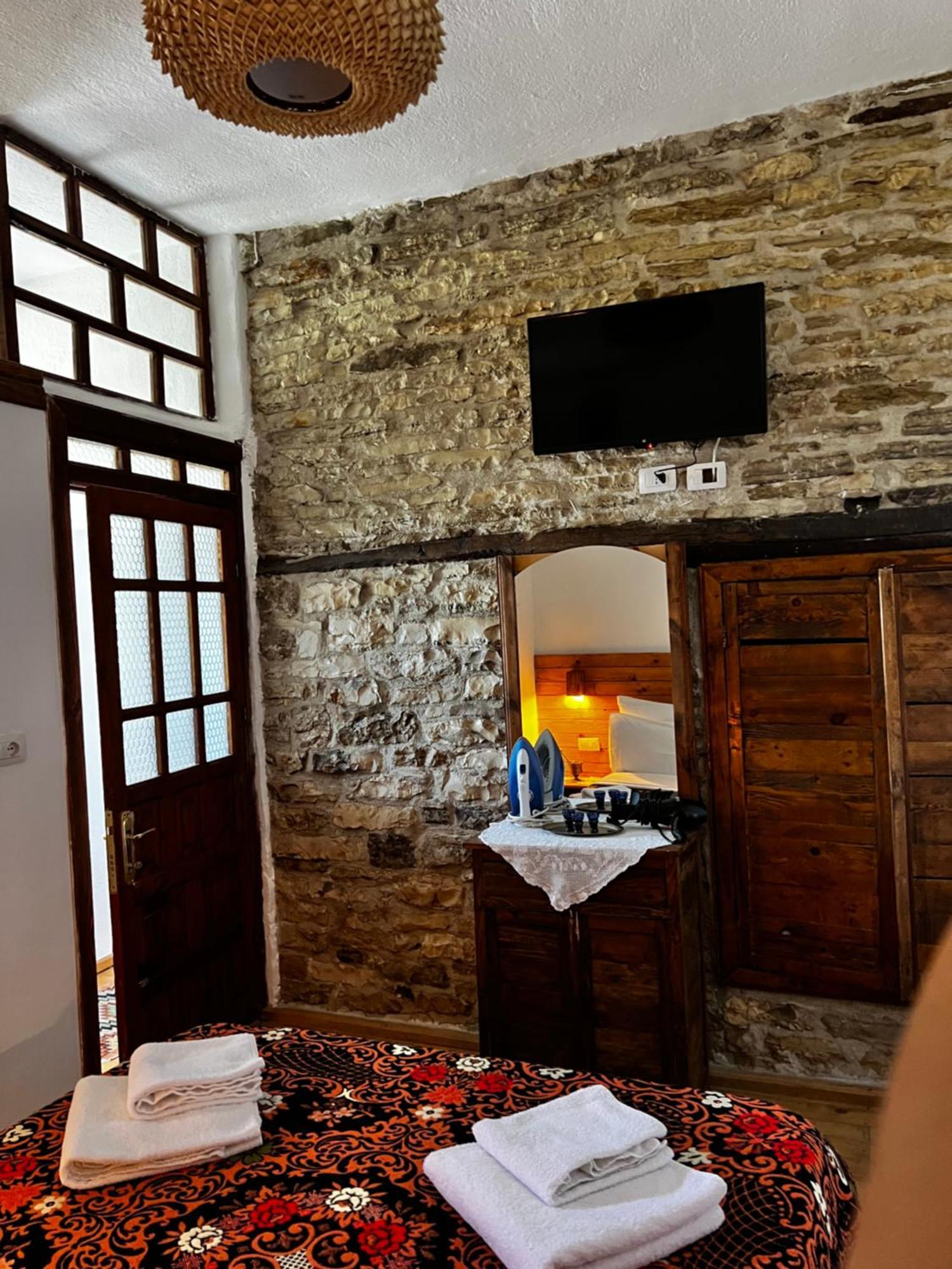 Guest House Salaria Gjirokastër Exterior foto