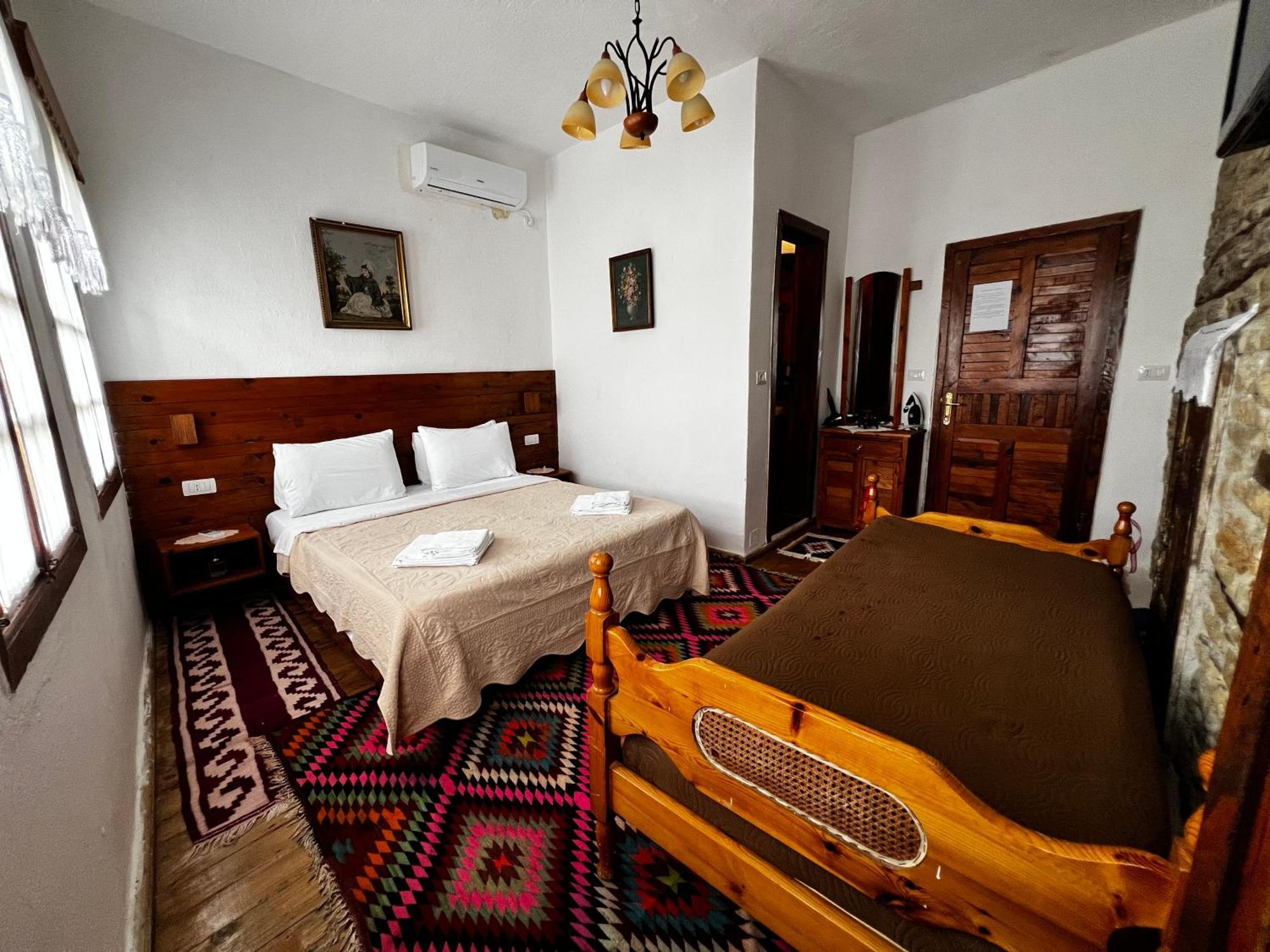Guest House Salaria Gjirokastër Exterior foto