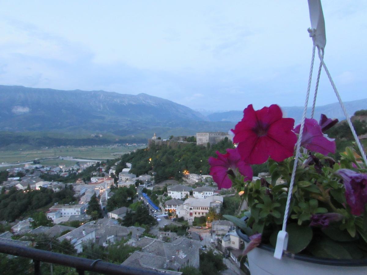 Guest House Salaria Gjirokastër Exterior foto